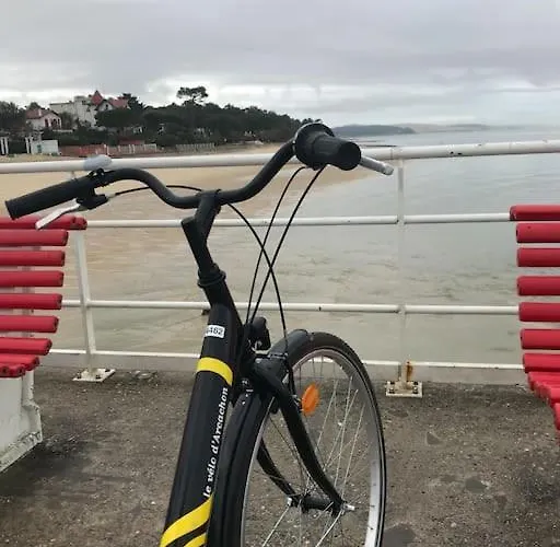 La Charmeuse A 500m De *